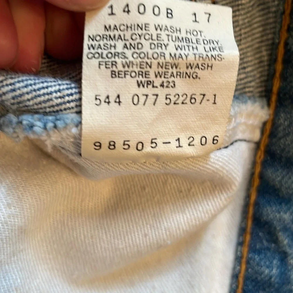 Levi’s 1990’s Denim skirt Made in USA - Picture 8 of 13